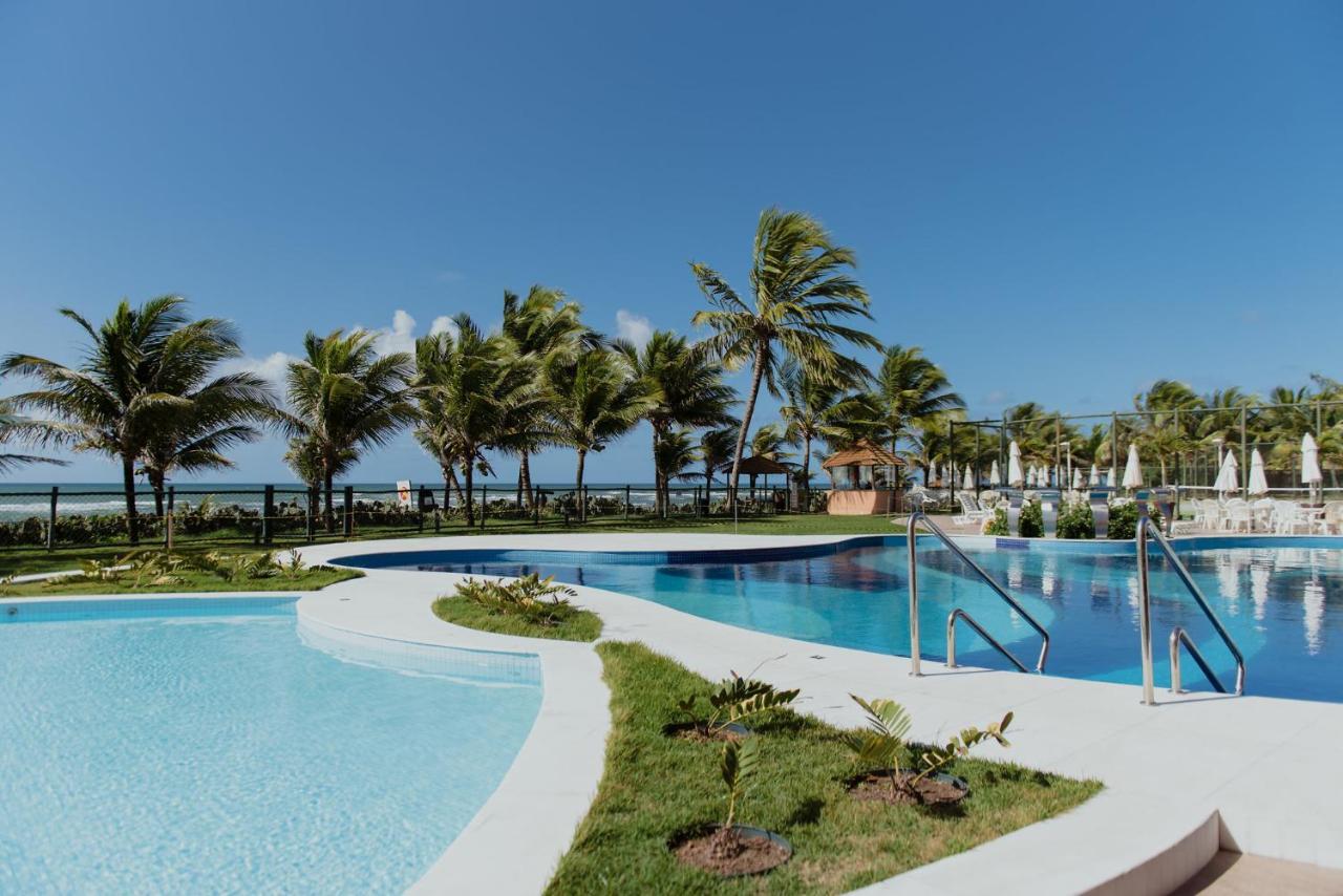 Flat Guarajuba Beira Da Praia Pe Na Areia Exterior photo